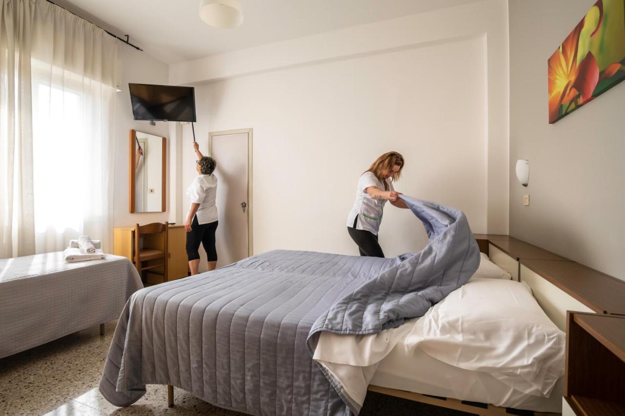 Hotel Ausonia B&B Rimini Luaran gambar