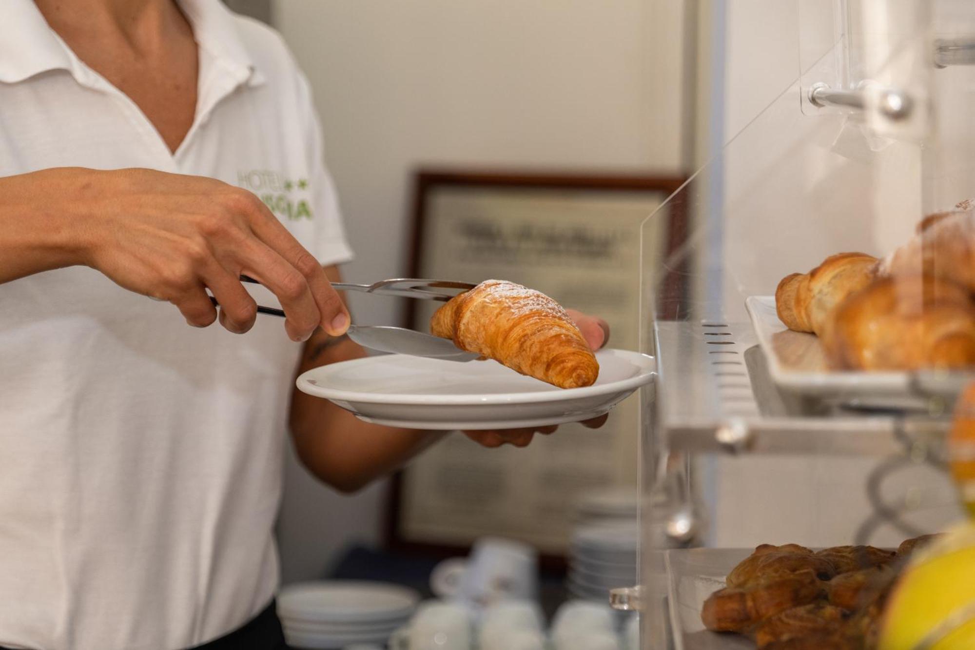 Hotel Ausonia B&B Rimini Luaran gambar